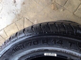 Predám letné Pneu 165/70 r14 - 4