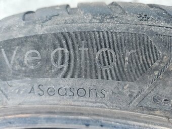 Predám 4ks celorocne pneumatiky Vector 225/45 r18 - 4