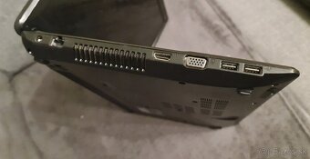 Asus X53U - 4
