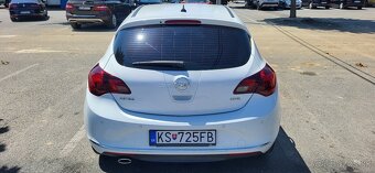 Opel Astra 2.0 CDTI 165k ECOTEC Cosmo - 4