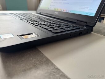 Dell 3530 Xeon/32GB/512GB SSD/Quadro/W11 SK kláv - 4