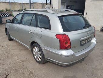 Toyota Avensis combi Rozpredám - 4