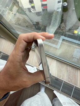 iPhone 15 Pro Max 512 GB Natural Titanium - 4