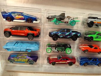 20 Hot Wheels autíčiek - 4