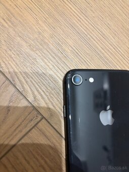 iPhone 8 - 4
