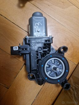 Motorček sťahovania okna - 4