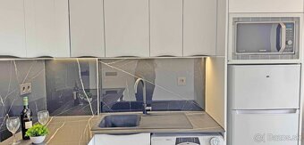 Stylový apartmán 2+kk s bočním výhledem na moře – Torrevieja - 4