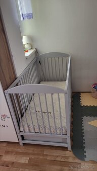 Detská postieľka s matracom a nepremokavými plachtami - 4