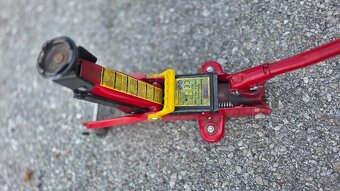 Hydraulický zdvihak na auto,nosnosť 2 tóny. - 4