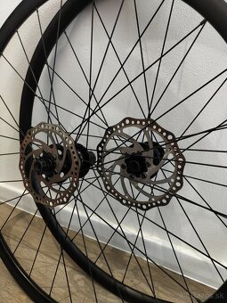 Kolesá specialized Axis - 4