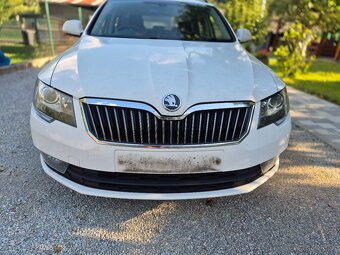 Predám náhradné diely na Škoda SUPERB 2 II facelift - 4