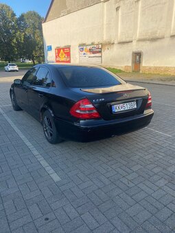 Mercedes-Benz E240 - 4