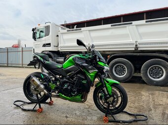 Kawasaki Z900 - 4