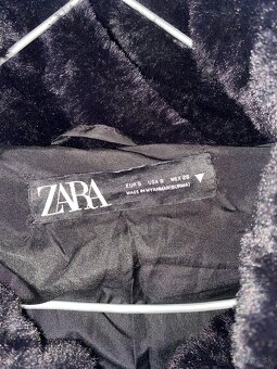 Zara damska zimna cierna bunda velkost S - 4