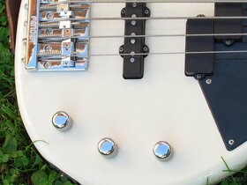 Yamaha BB234 White, Snimače Fender a Sadowsky - 4