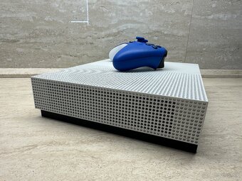 Microsoft Xbox One S 1TB - 4