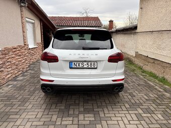 Porsche Cayenne - 4