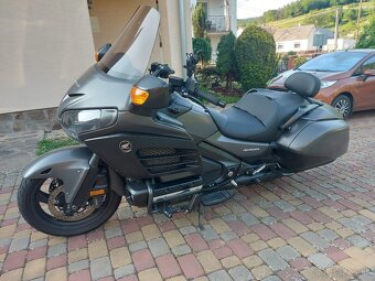 Honda goldwing - 4