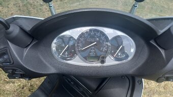 Piaggio X7 250 - 4
