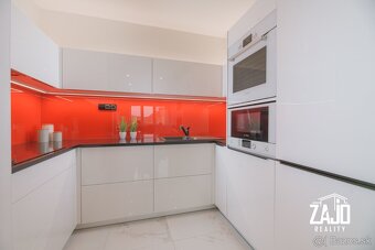 Moderný 3-izbový byt s dvomi loggiami a parkovaním v garáži - 4