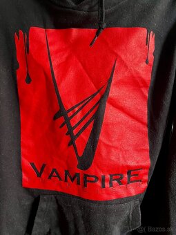Čierna mikina s kapucňou M motív Vampire - 4