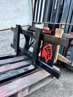 Paletové vidlice na báger - 4