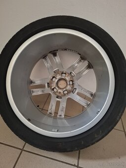 Audi elektrony R18 - 4