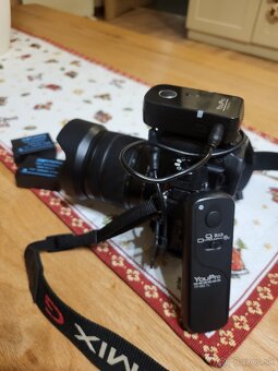 Panasonic Lumix DC-G90 - 4