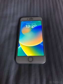 Apple iPhone 8 White 64 gb - 4