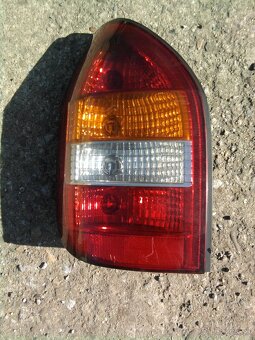 Predam na opel zafira predne a zadne svetla - 4