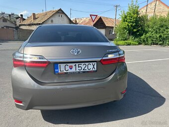 Toyota Corolla - 4