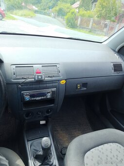 Predam skoda fabia 1.4.benzin rocnik 2001 - 4