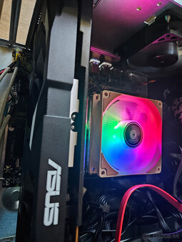 Herny pocitac Intel Xeon - 4