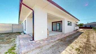 4 izbový rodinný dom parkovanie, oplotenie, krb, 2x kúpeľňa - 4