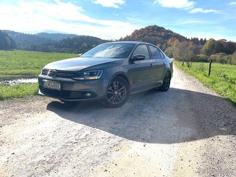 Volkswagen Jetta 1.6 TDI Comfortline - 4