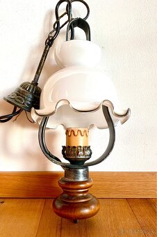 Stará krásná malá kovaná lampa ve stylu petrolejky - 4