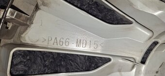 Škoda puklice tekton r17 - 4