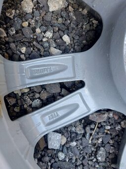 Dezent r17 5x114,3 - 4
