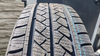 CELOROČNÉ pneu 215/60 R17C --- GOOD YEARR - 4