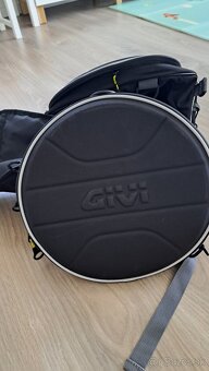 Predam moto tasku/kufor GIVI - 4