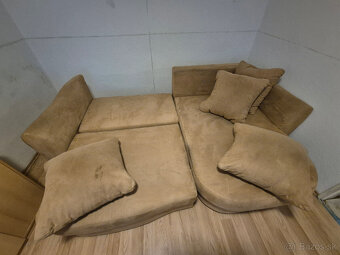 Predám roztiahnuteľný gauč s úložným priestorom. - 4