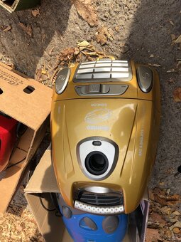 Predám 1 až 3 výkonné funkčné kompletné vysávače po 40e - 4