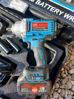 Mohutný Vysokokapacitný akumulátorový rázový utahovač+2-aku - 4