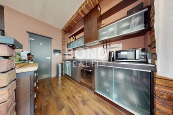 Výnimočný 3 izbový byt vo výbornej lokalite Starého Mesta pr - 4