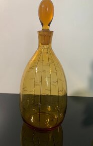 Nadherná nepoškodená karafa z medového skla plus 4 poháriky - 4