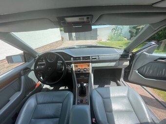 Mercedes 124 E coupe - 4