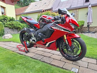 Honda CBR 1000RR 2018 - 4