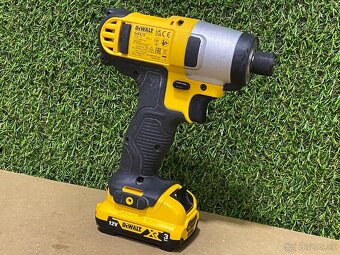 Dewalt rázový utahovák DCF815 - 4