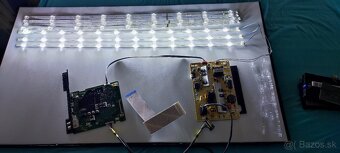 Samsung UE50TU8072 - 4