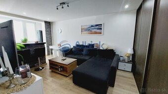 NA PREDAJ - KRÁSNY ,ZARIADENÝ 2 IZBOVÝ BYT S LOGGIOU, ČILIŽS - 4